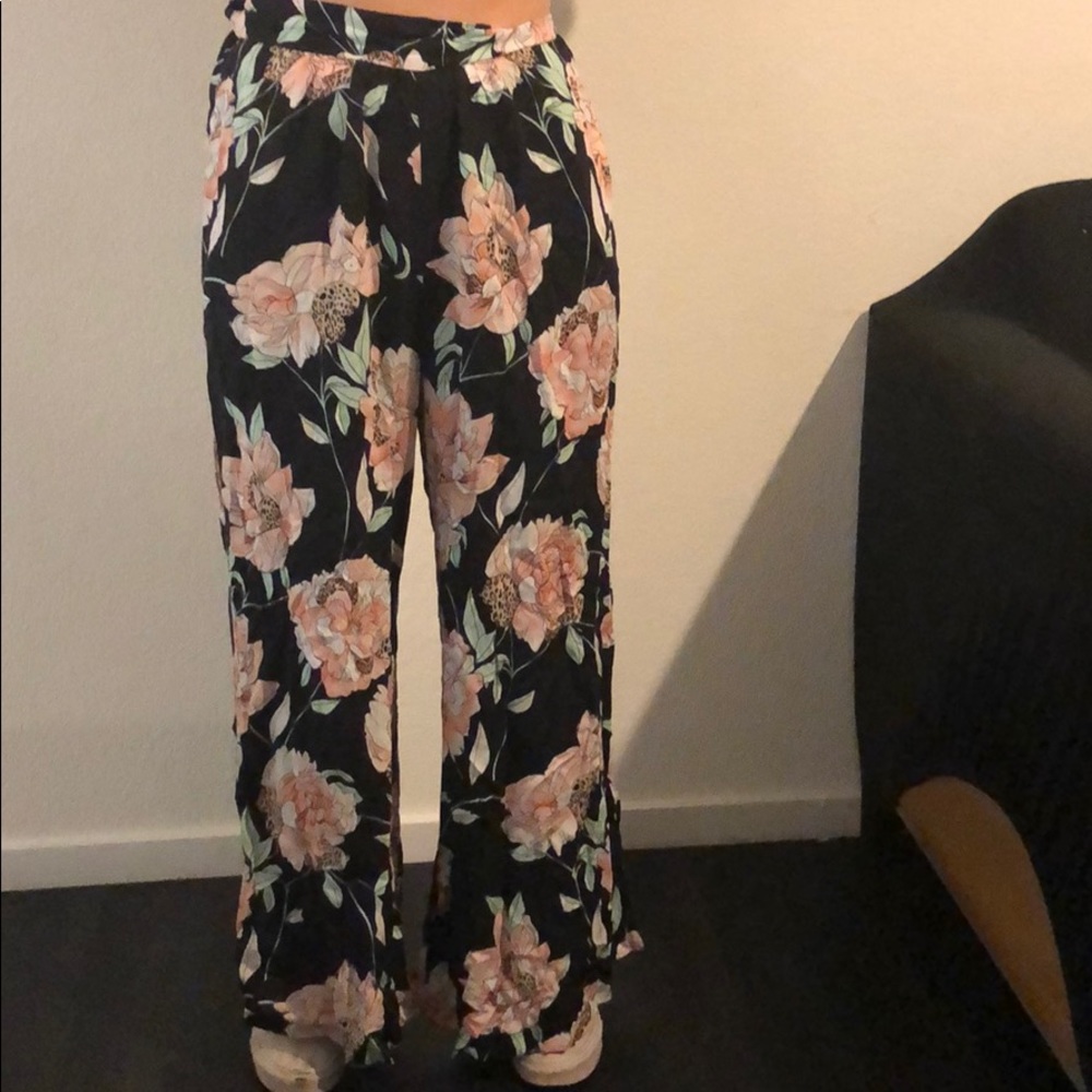 LAST CHANCE! Floral flowy hippie pants!